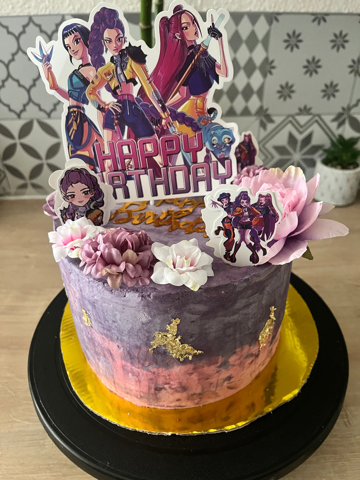 gateau kpop demon hunters deco personalisé