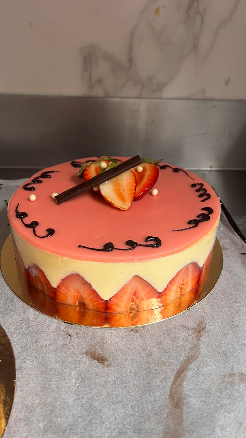 fraisier pate d'amande